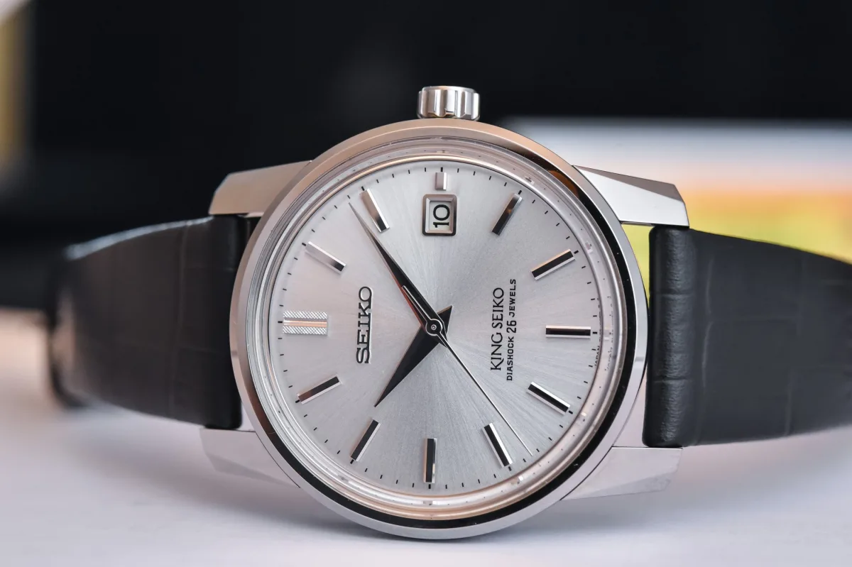 Close-up of King Seiko KSK SJE083 lugs