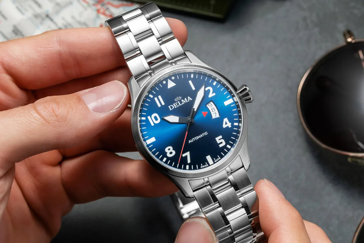 Delma Commander 3-Hand with luminescent indices