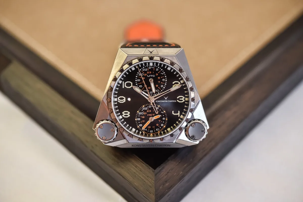 Dial of the Mars Conqueror MK3 with anthracite finish