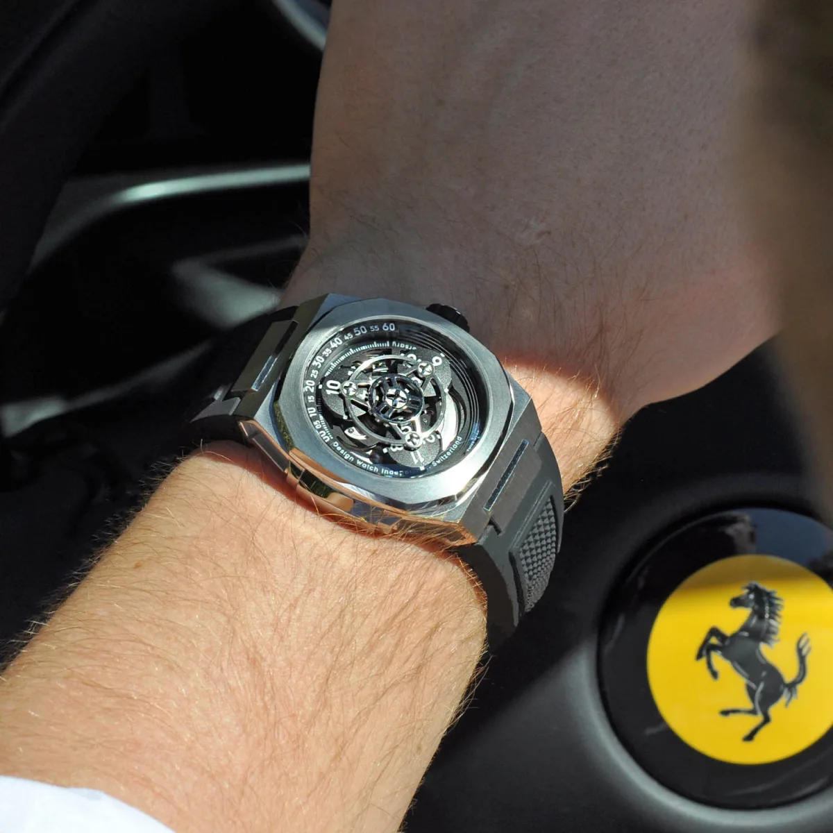 DWISS M3W Wandering Hour watch model with three-disc system