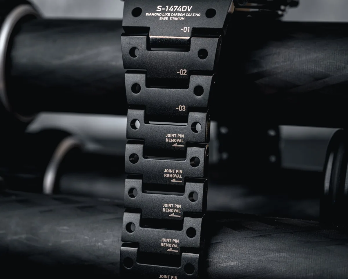 Titanium bracelet of Casio G-Shock GMW-B5000-TVA1