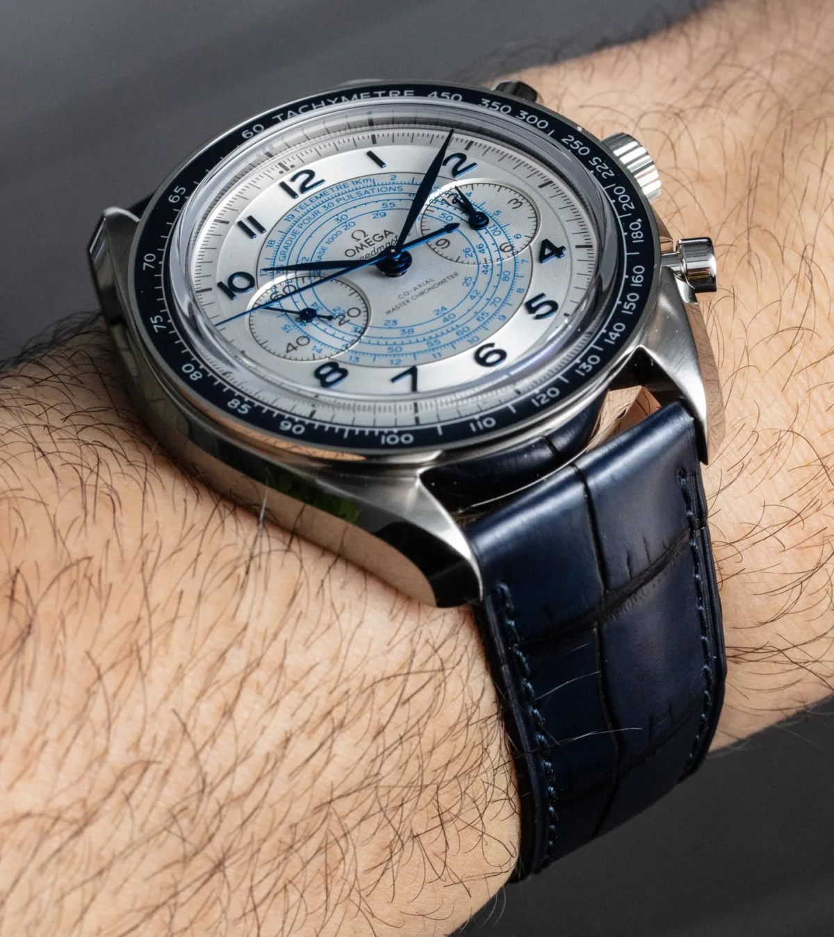 Chronoscope watch with tachymetric scale