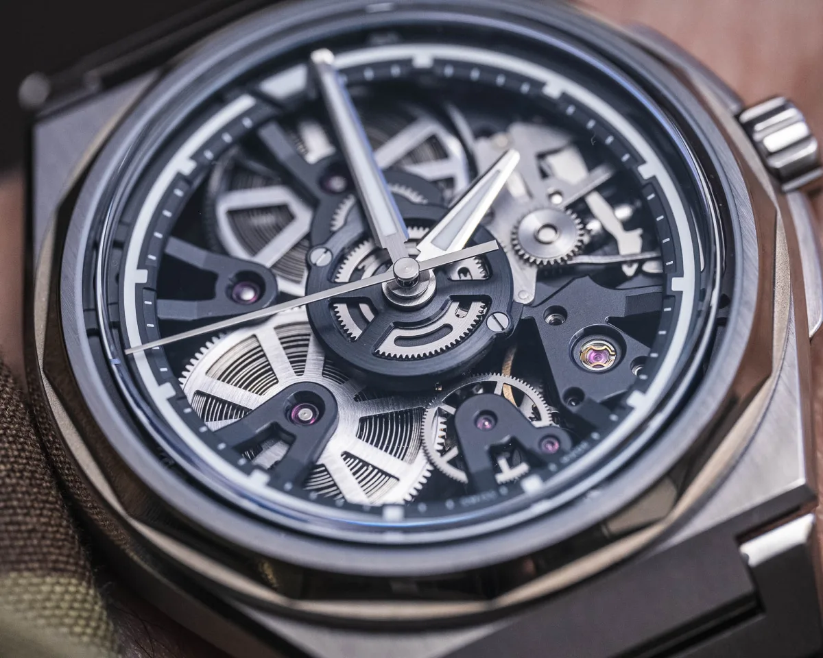 Micro-adjustment clasp on Christopher Ward The Twelve X