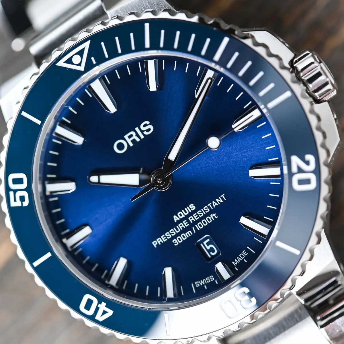 Quick adjustment clasp system on Oris Aquis Date