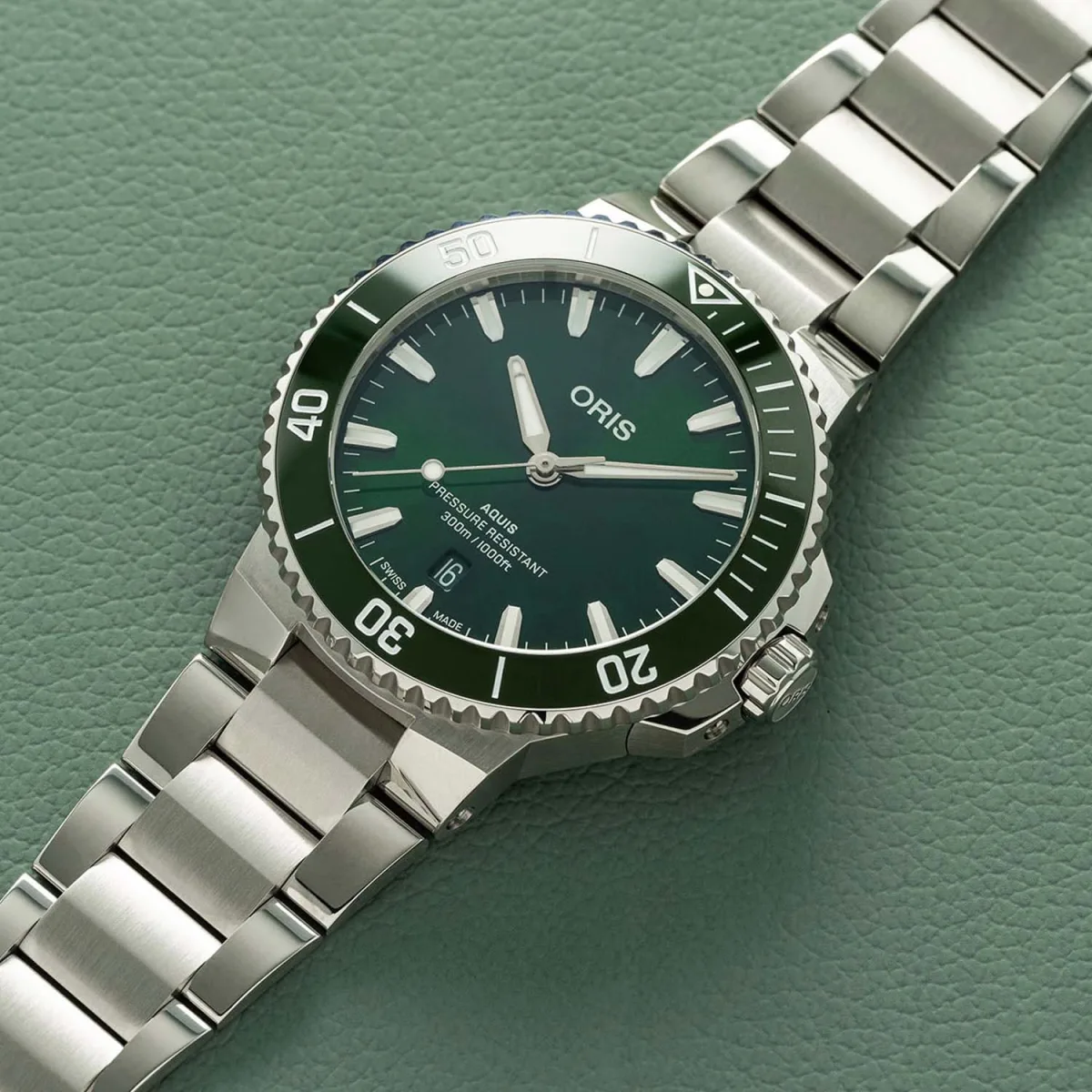 Oris Aquis Date 41.5mm with black dial