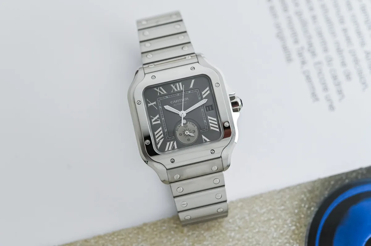 Santos de Cartier Dual Time with steel case and anthracite dial