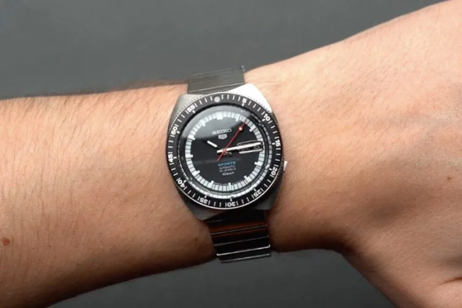 Seiko 5 Sports 55th Anniversary Edition's detailed bracelet.
