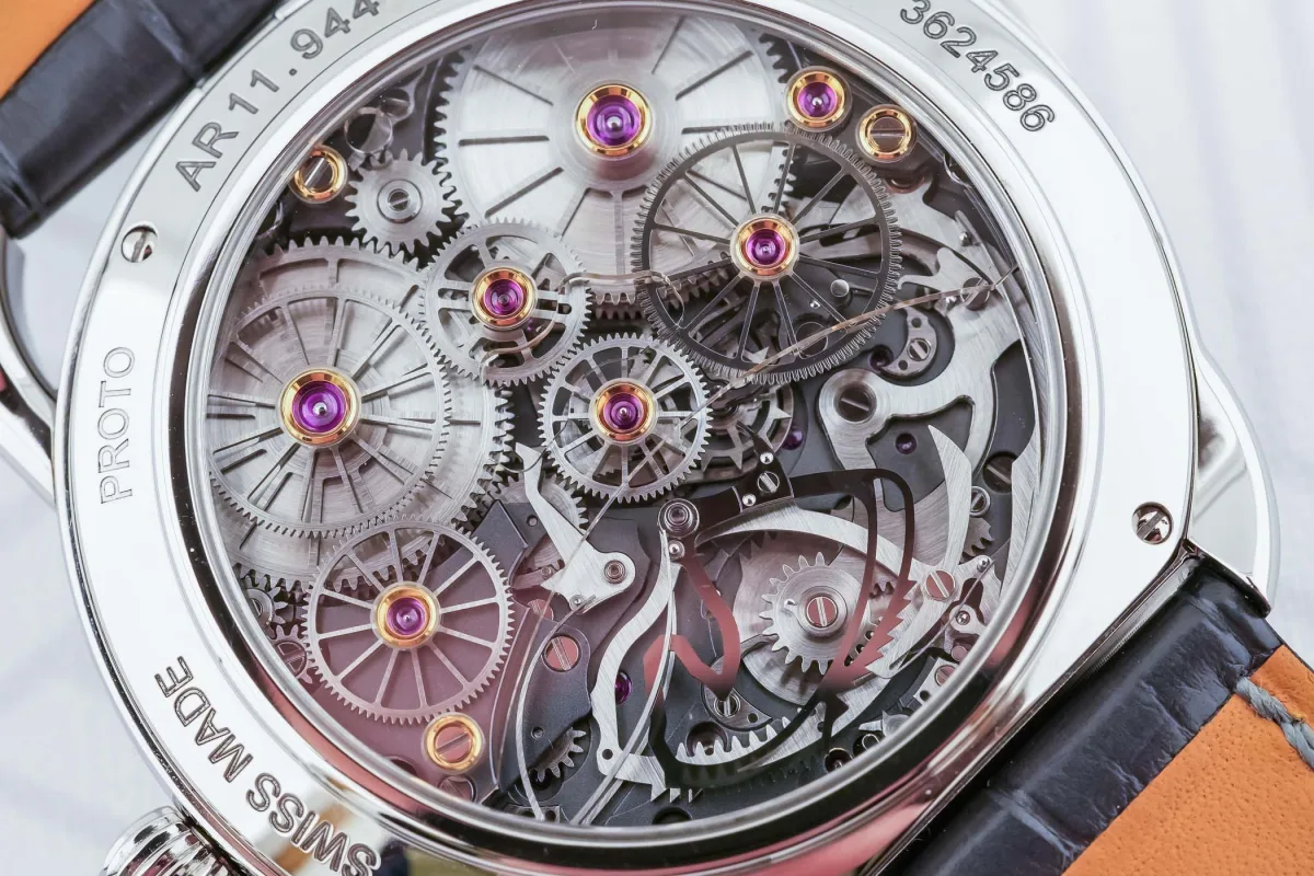 Details of the Hermès Arceau Duc Attelé tourbillon mechanism