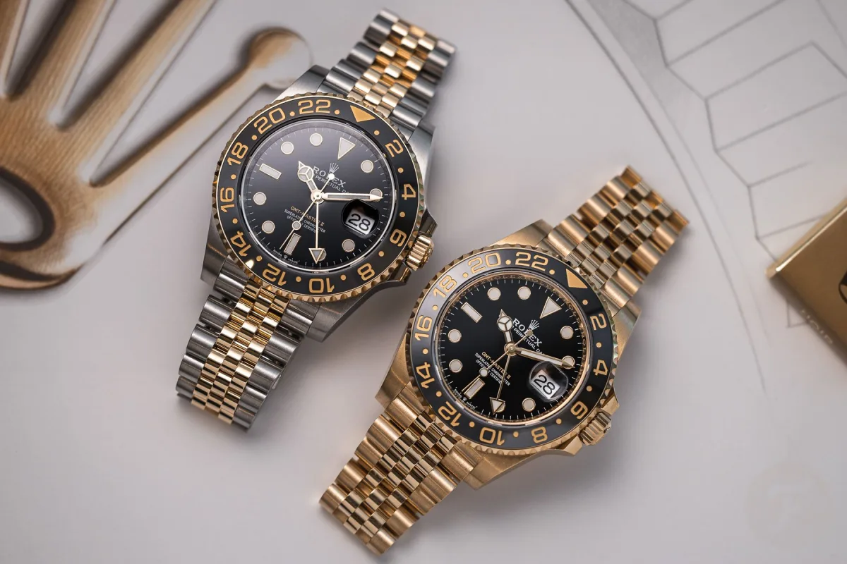 Close-up of the Rolex GMT-Master II two-tone bezel