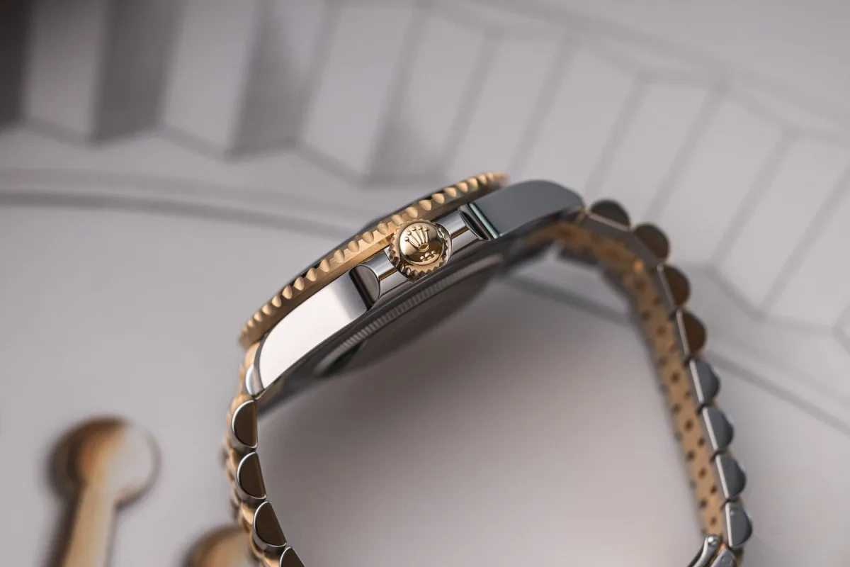Vintage style elements of Rolex GMT-Master II