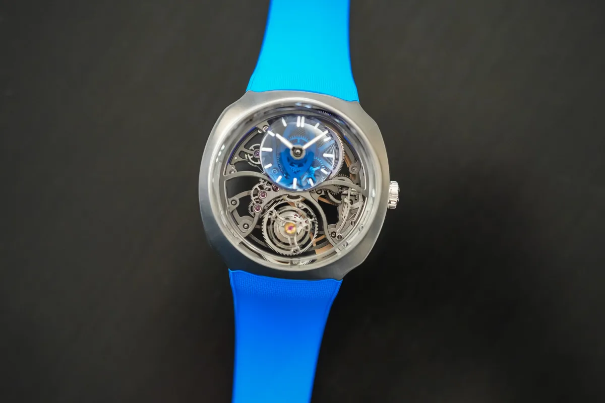 Close-up of the minute flying tourbillon with cylindrical hairspring