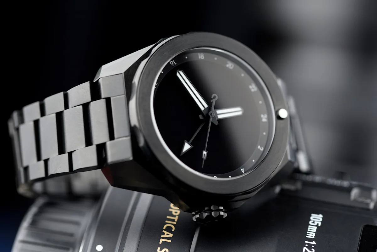 Side view of the Odyssey Black Dragonfish showing the black DLC titanium case