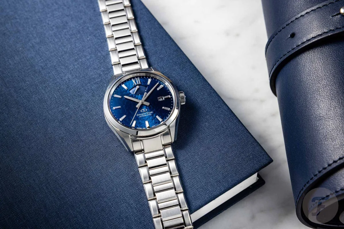 Orient Star M34 F8 Date in silver-white with blued hands
