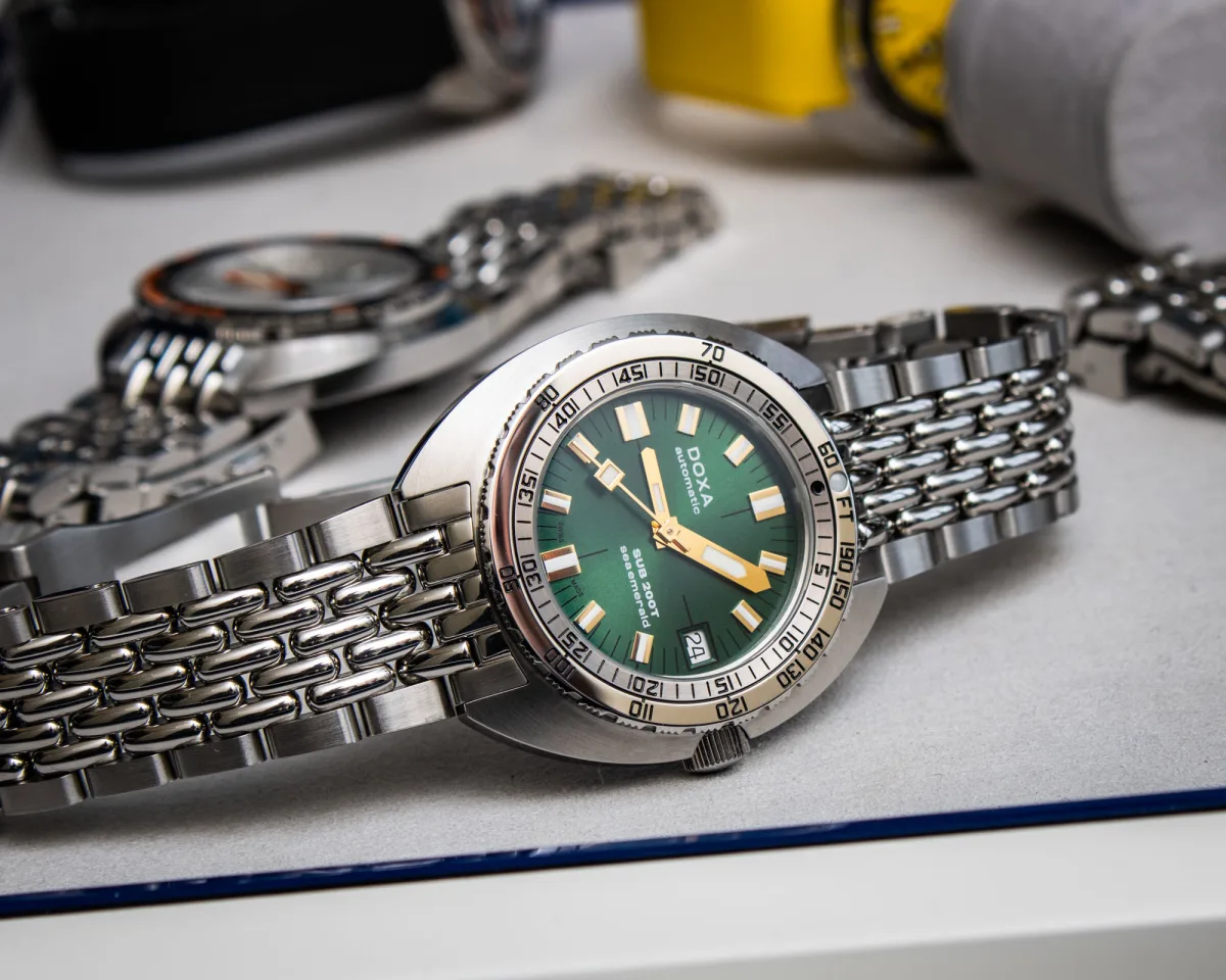 Close-up of Doxa SUB 200T bezel