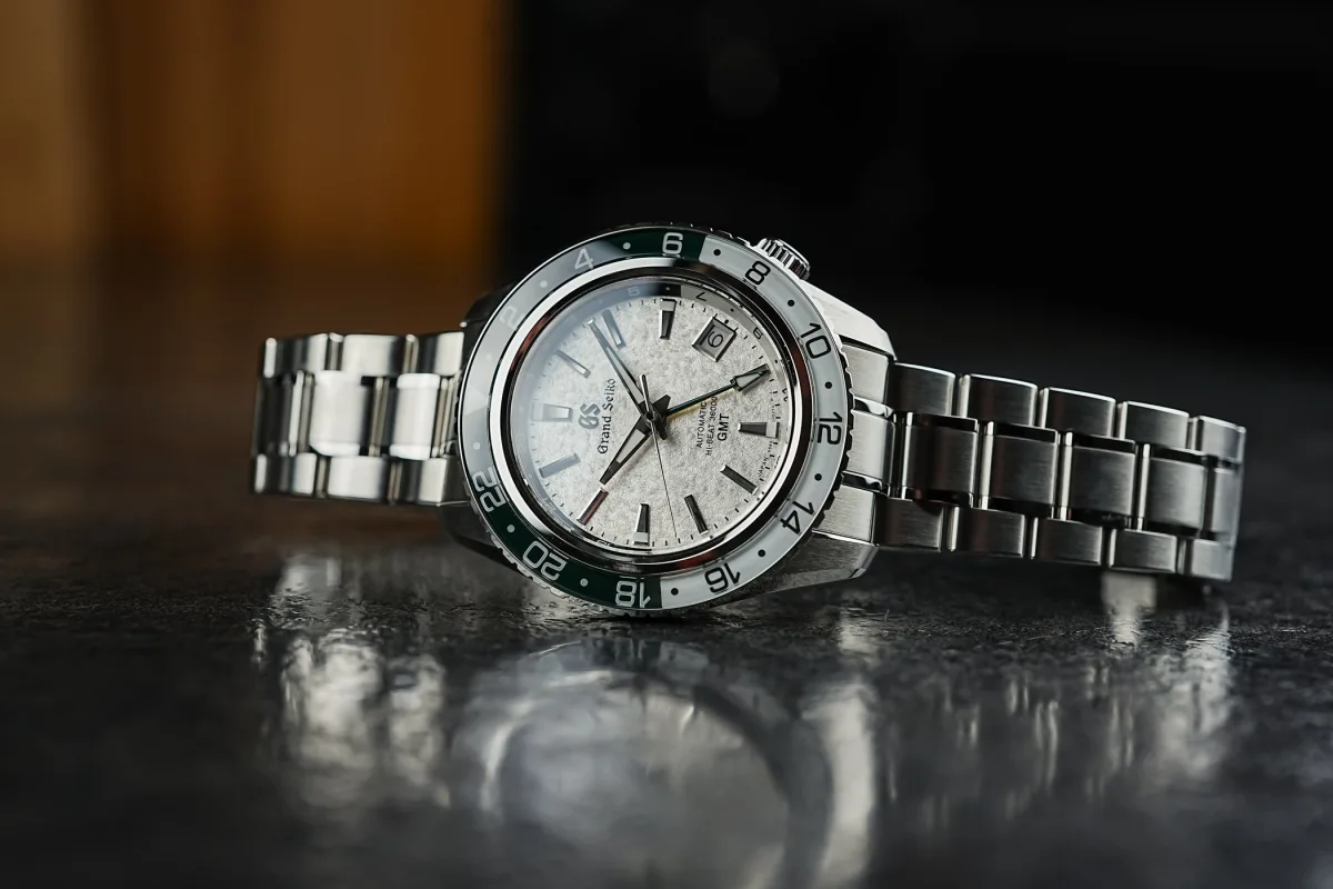 Grand Seiko SBGJ277 Sekkei snow-white dial and green bezel