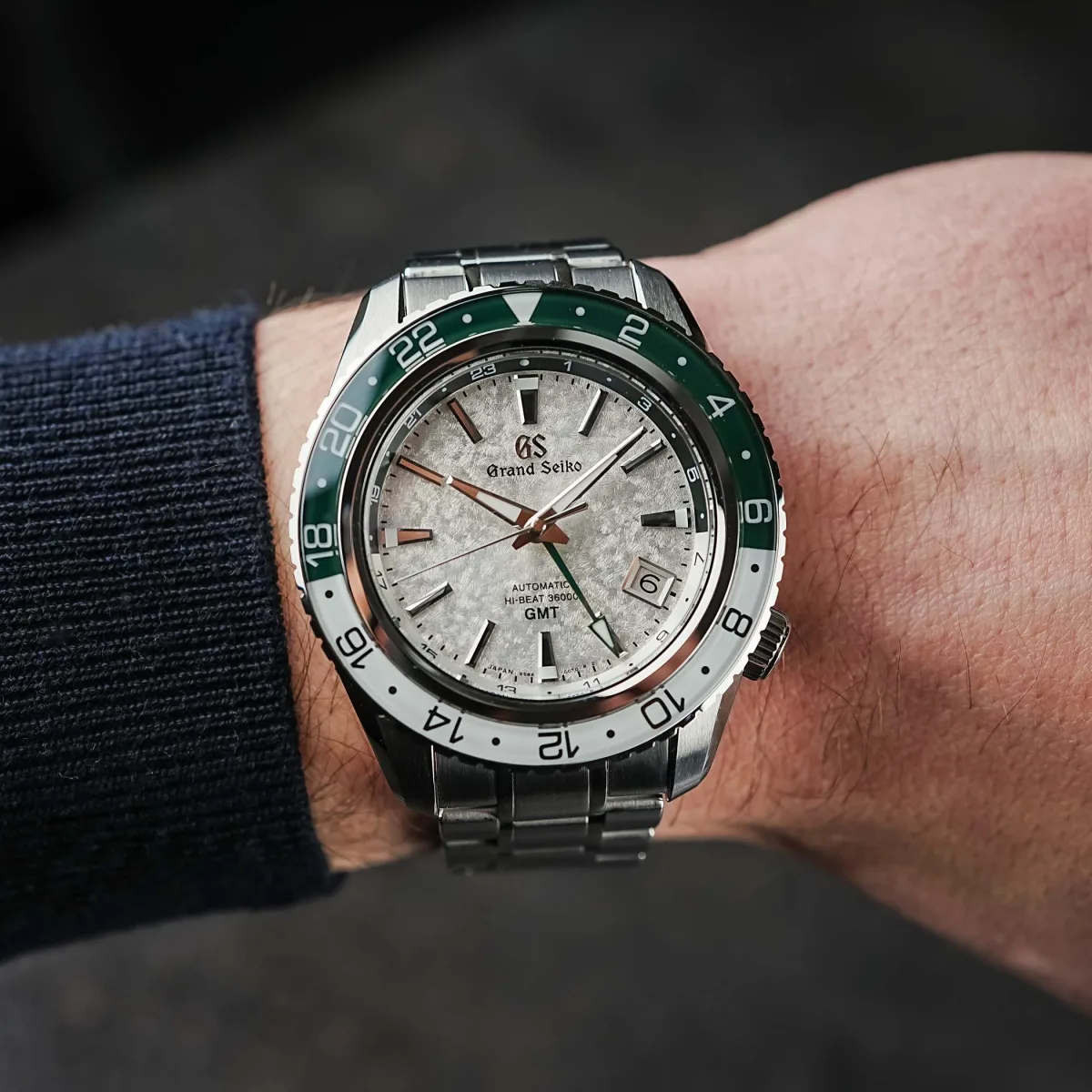 Grand Seiko SBGJ277 stainless steel case and Zaratsu finish
