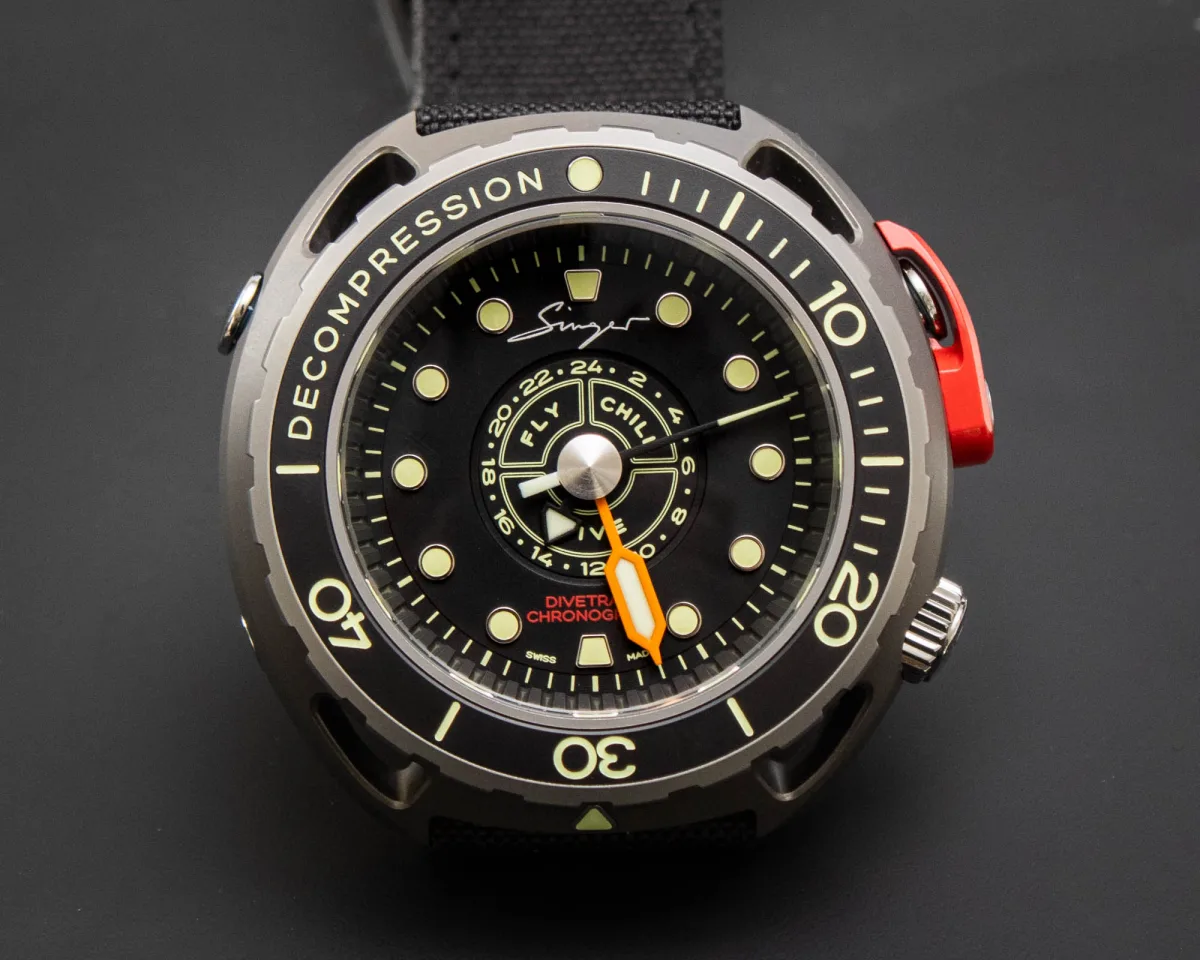Singer Divetrack luminescent markers and bezel