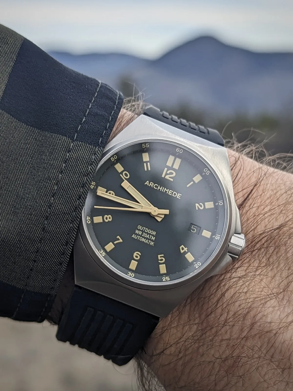 Historical field watches with design influences