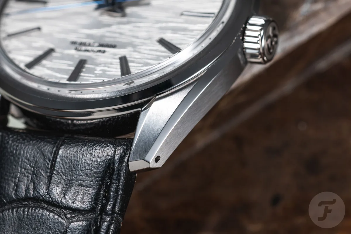 Side view of Grand Seiko SLGW003 Birch Bark case