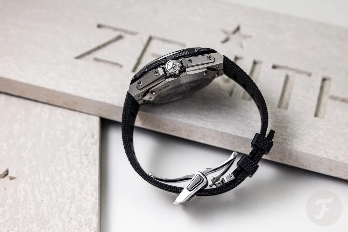 Zenith Defy Extreme Diver bezel detail