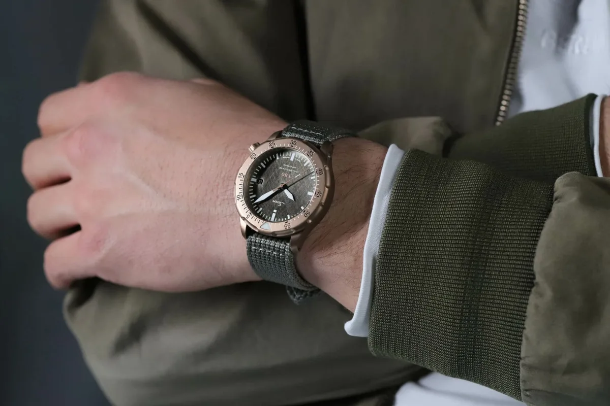 Loners watch group discussion