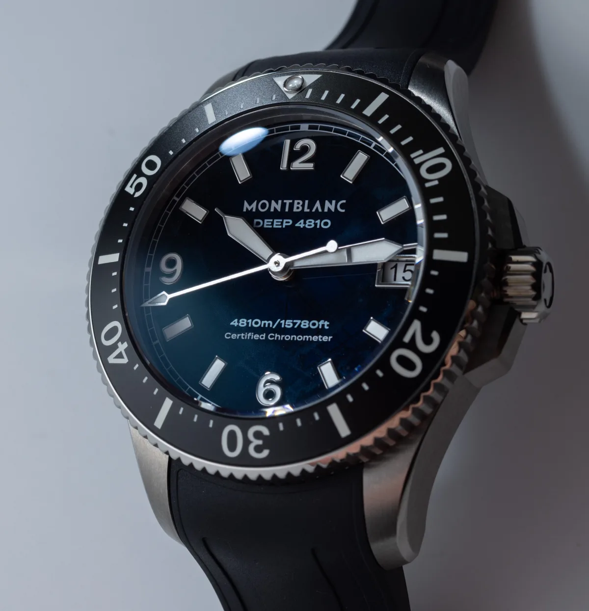 Montblanc Iced Sea 0 Oxygen Deep 4810 rubber strap detail