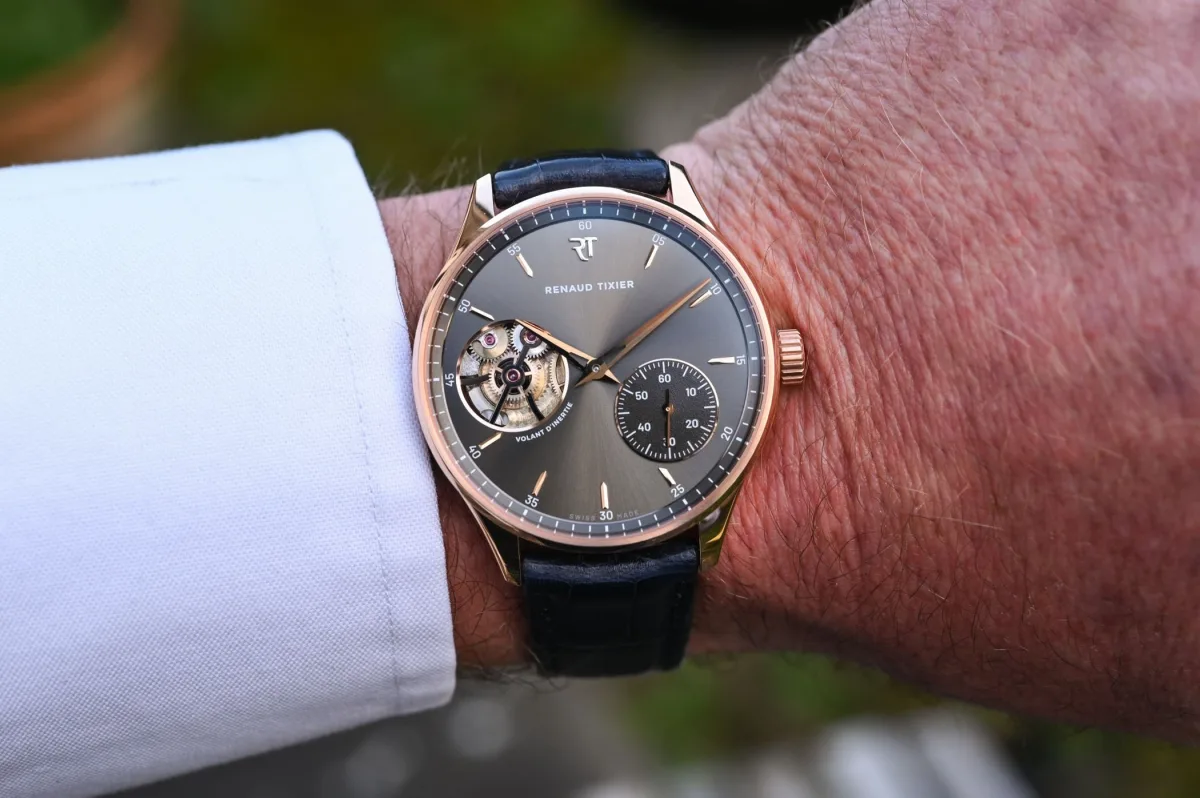 Renaud Tixier Monday with spring-loaded micro-rotor