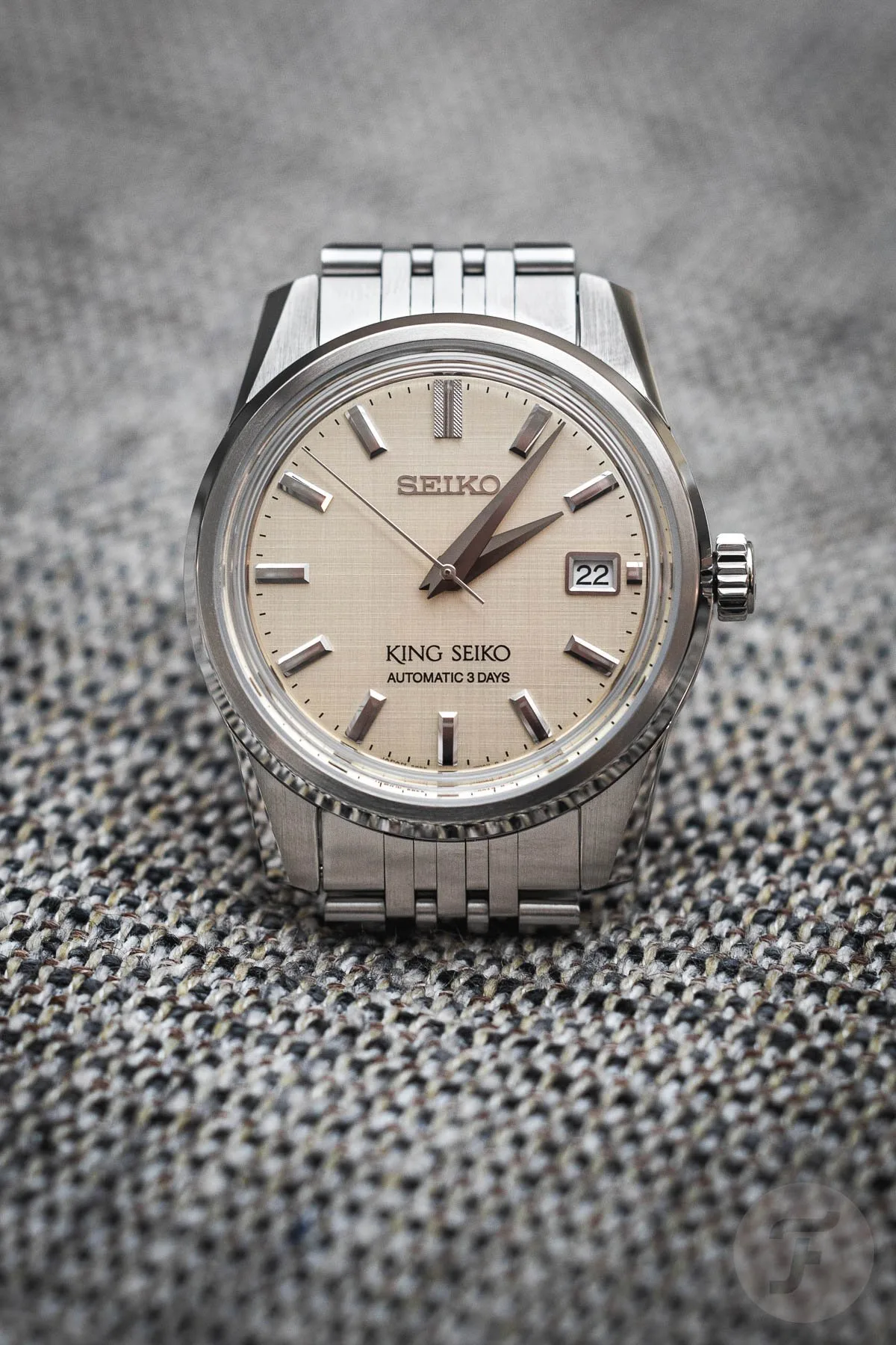 Certina DS Action GMT Powermatic 80 close-up on dial