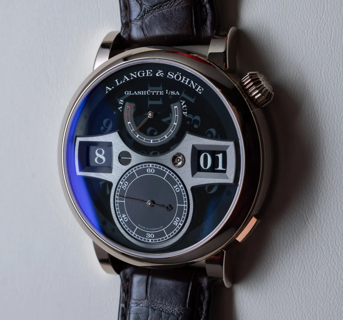 Zeitwerk Honeygold Lumen hour and minute discs