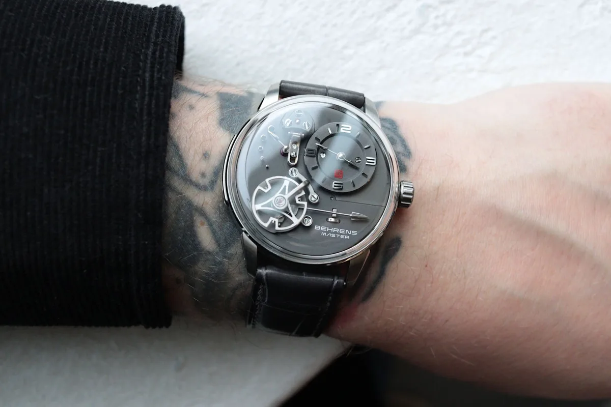 Close-up of Behrens Kung Fu power reserve indicator