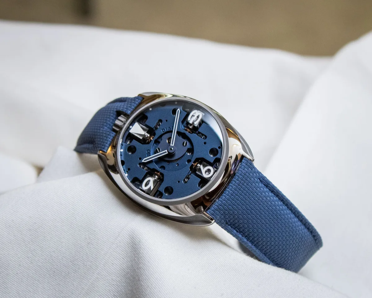 Close-up of Byrne Caliber 5557 movement