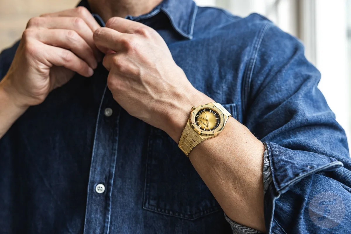 Detailed look at Audemars Piguet Royal Oak dial