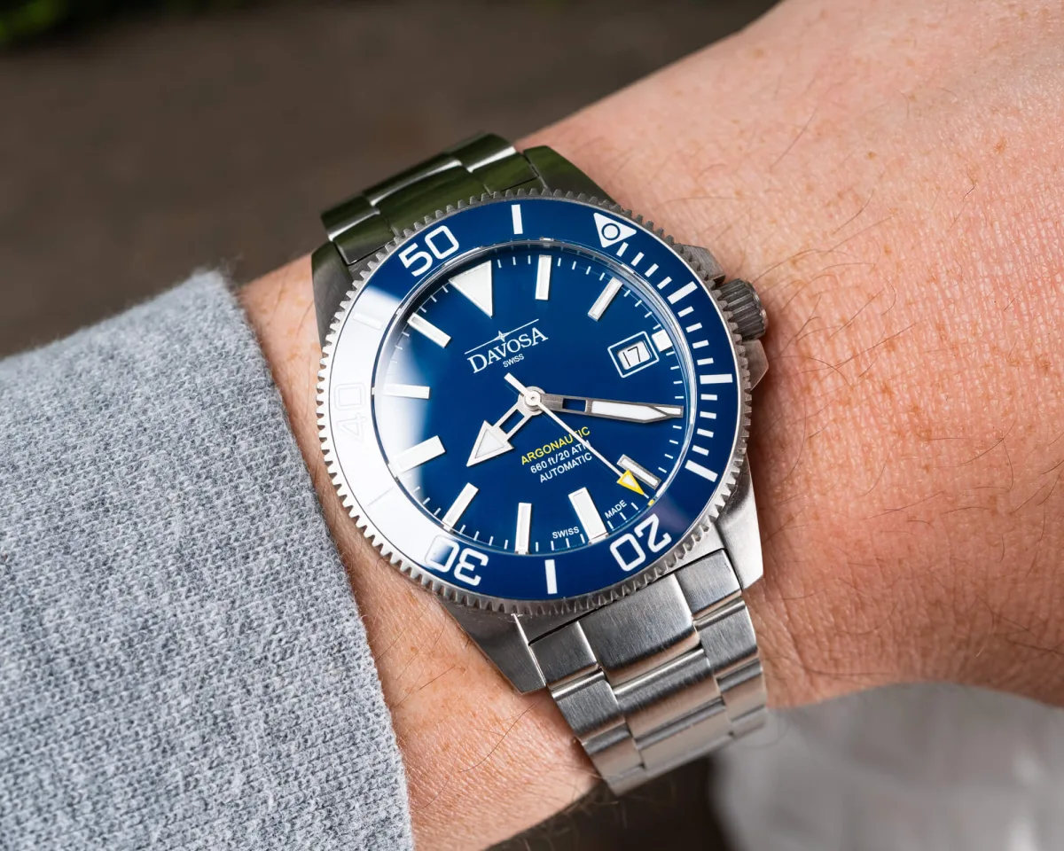 Davosa Argonautic 39 watch case showing matte finish