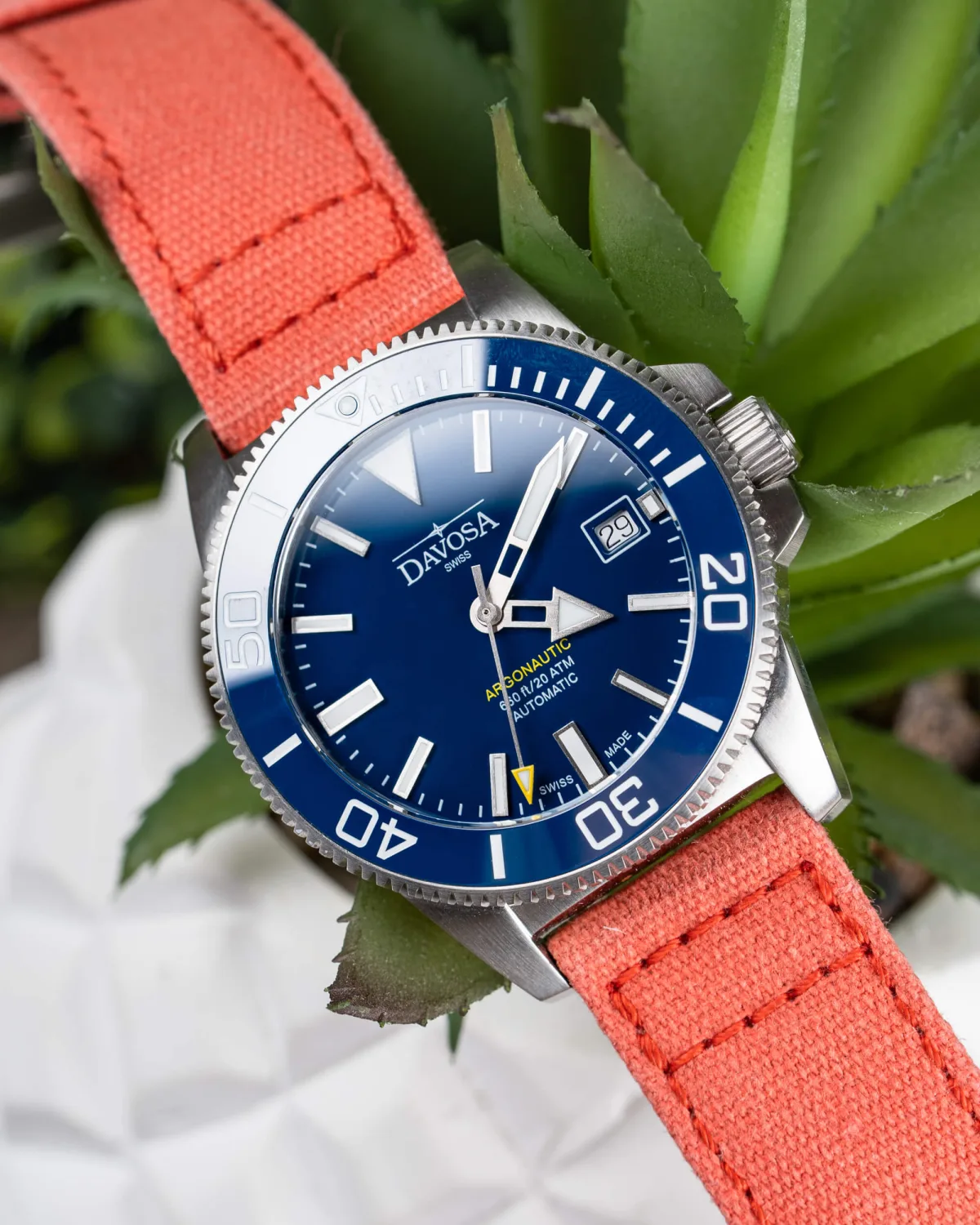 Davosa Argonautic 39 on a canvas strap