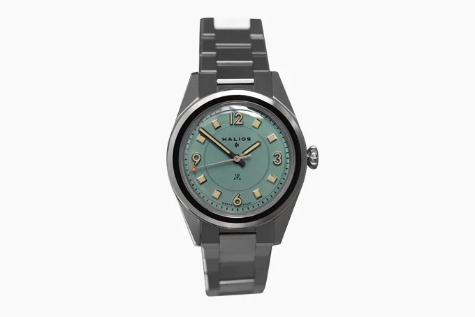 Halios Universa with manual wind movement