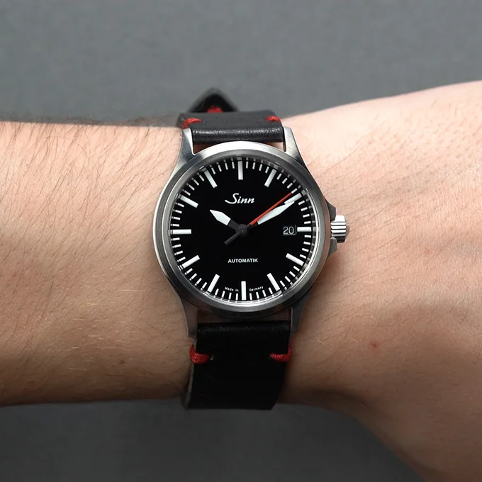 Sinn 556i close-up showing the case and bracelet