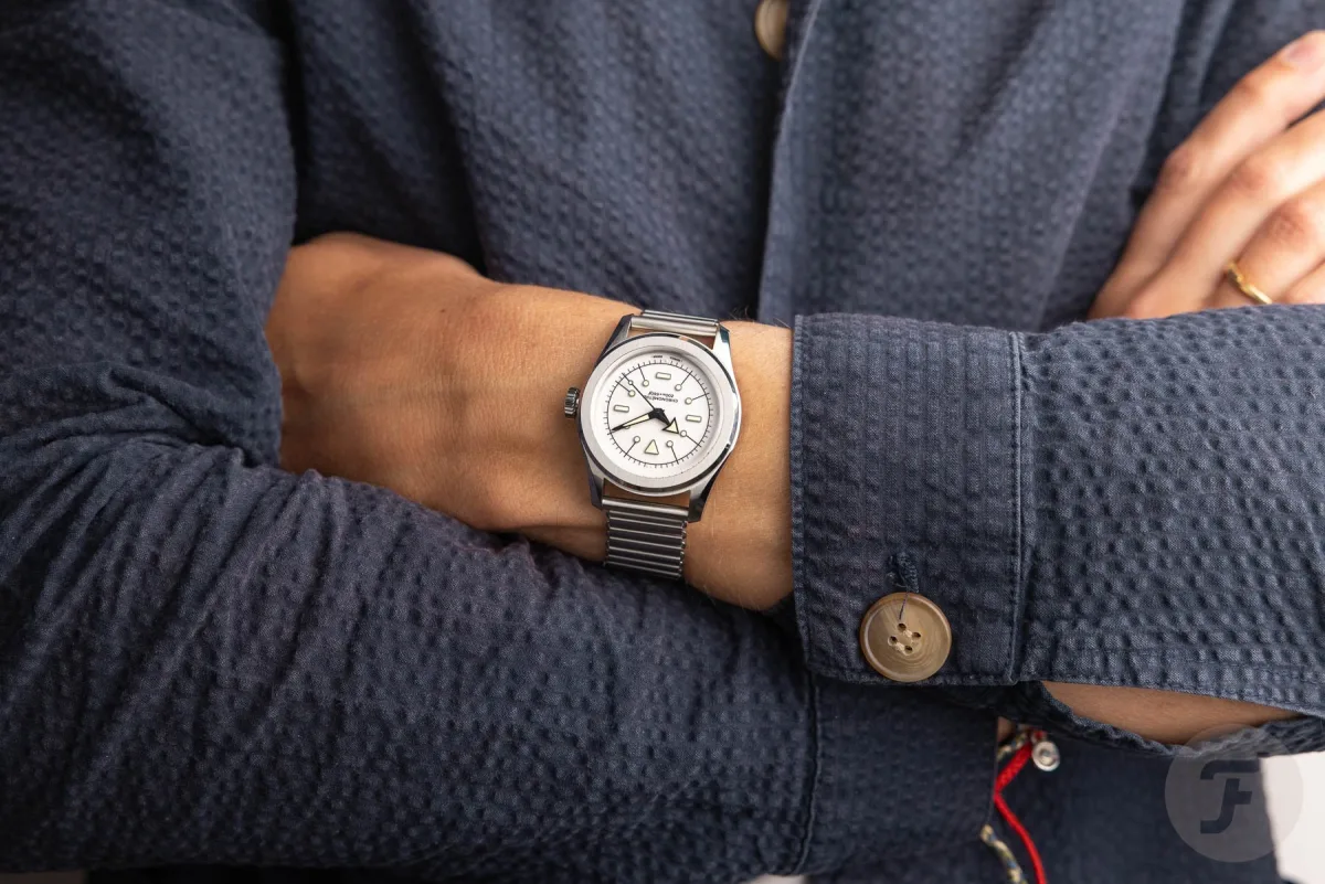 Comparison of Serica 6190 M.S.L. dial proportions