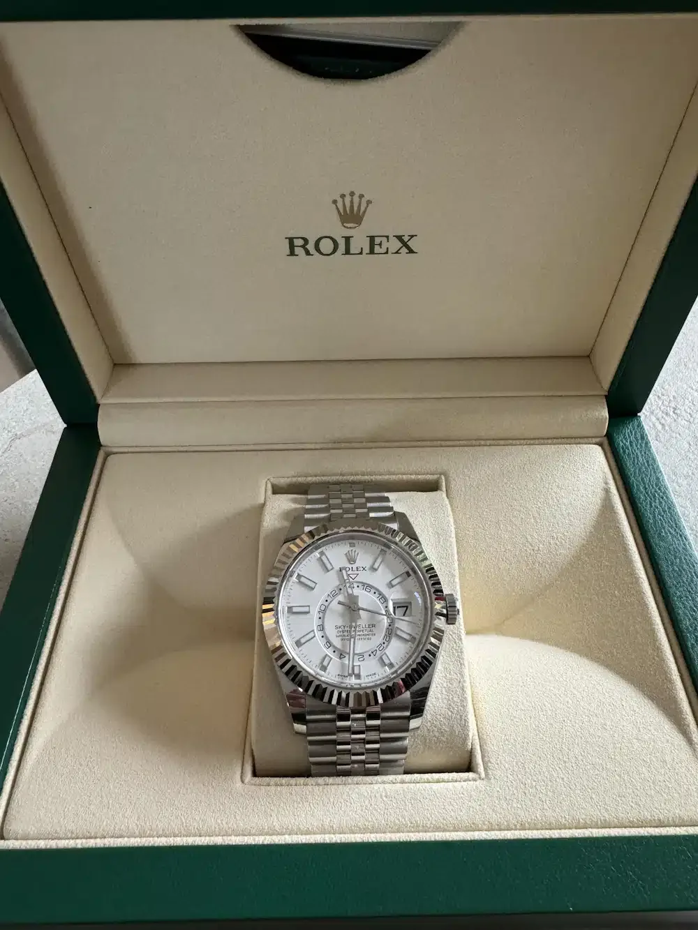 Popular Rolex models like Daytona and Submariner