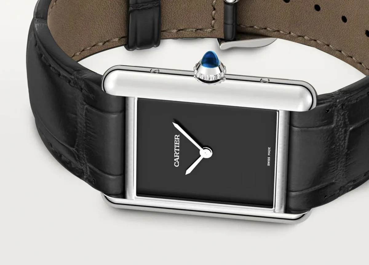Cartier Tank Must minimalist watch