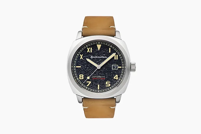 Spinnaker Hull California with military-style numerals