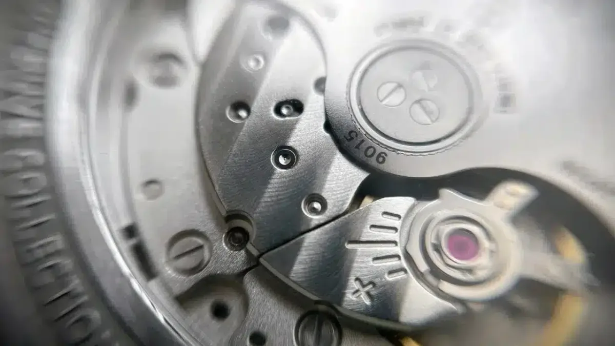 Automatic watch rotor mechanism illustration