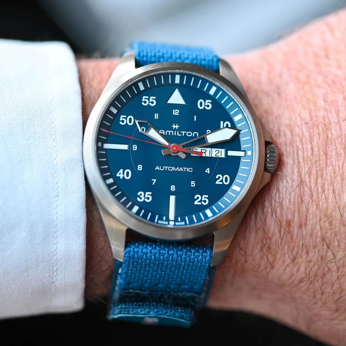 Hamilton Khaki Pilot Air Glaciers central seconds hand detail