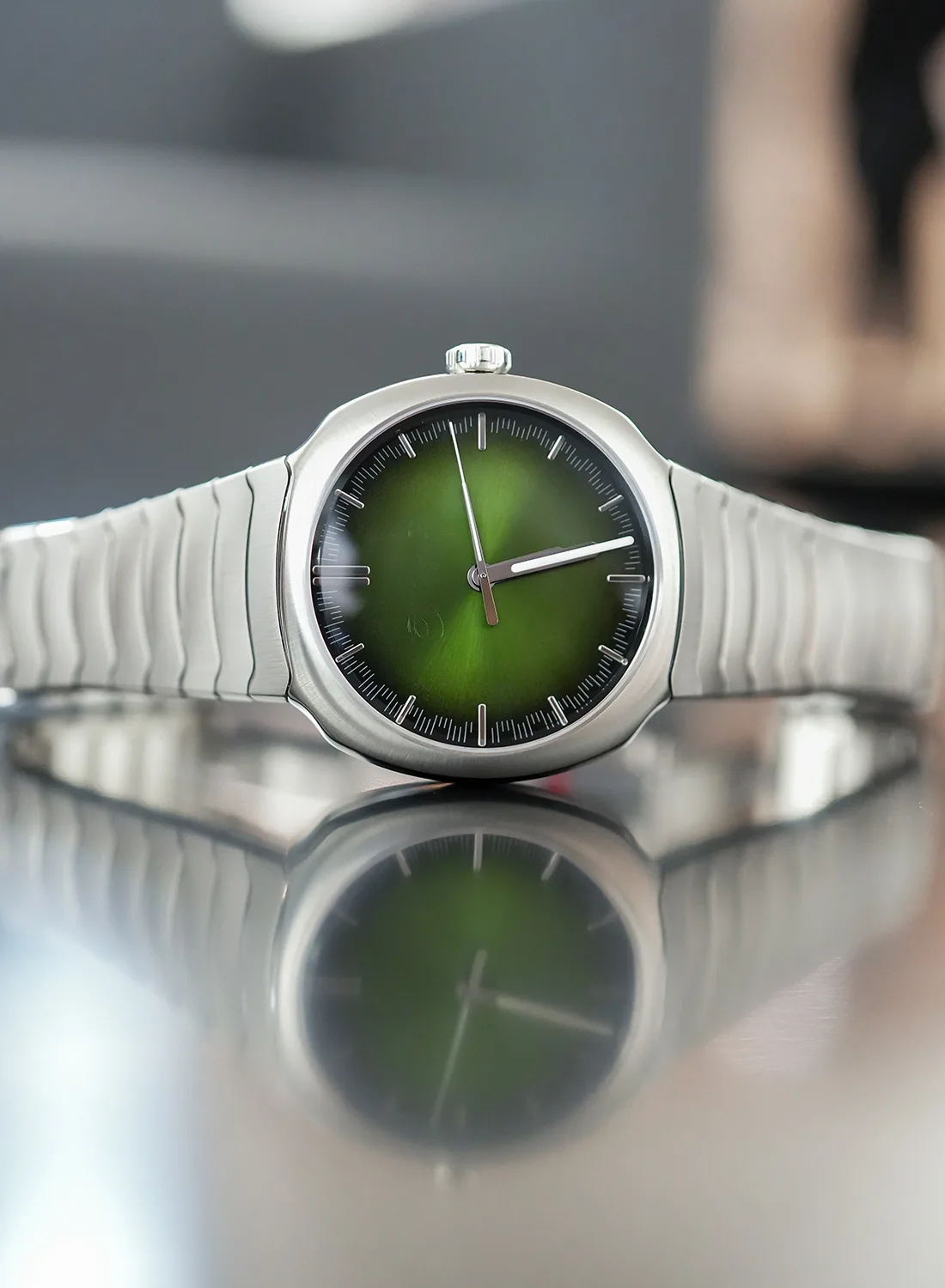 H. Moser & Cie. Streamliner Centre Seconds Matrix Green dial