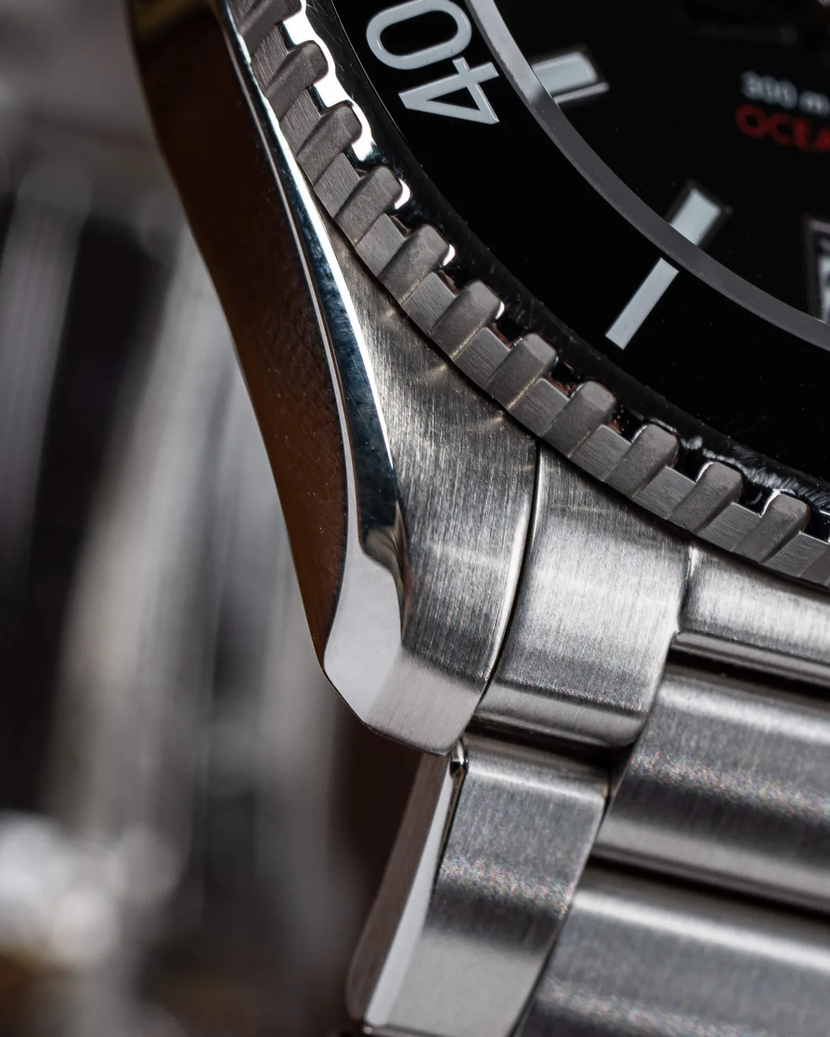 Detailed view of Oceanking's bracelet and clasp