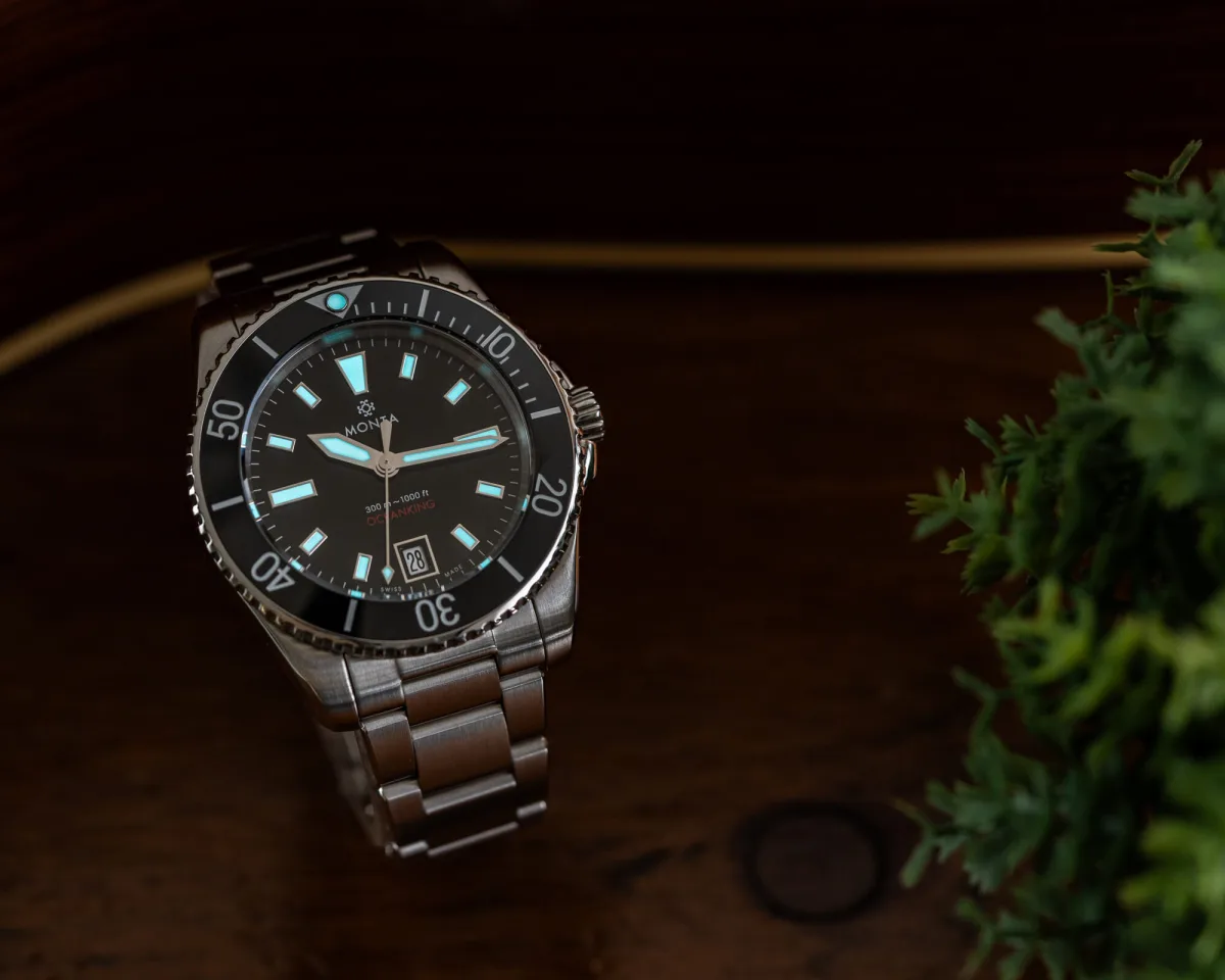 Monta Caliber M-22 movement inside Oceanking