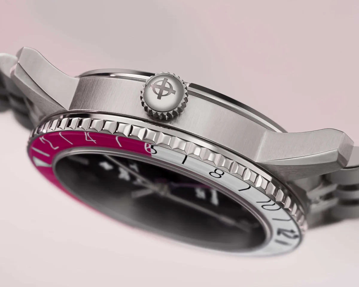 Close-up of Zodiac Super Sea Wolf GMT dial