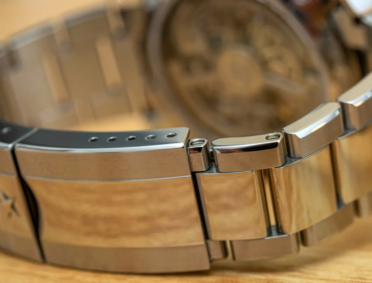 Zenith Chronomaster Sport bracelet design