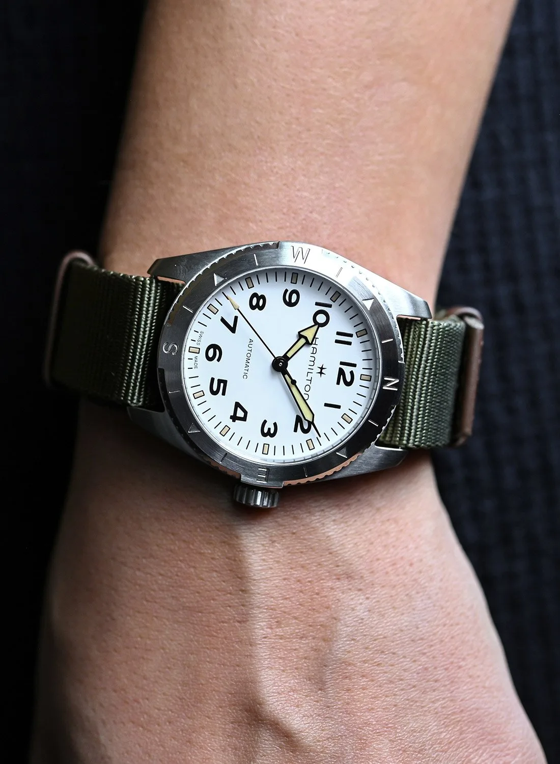 Hamilton H-10 caliber visible through the case back