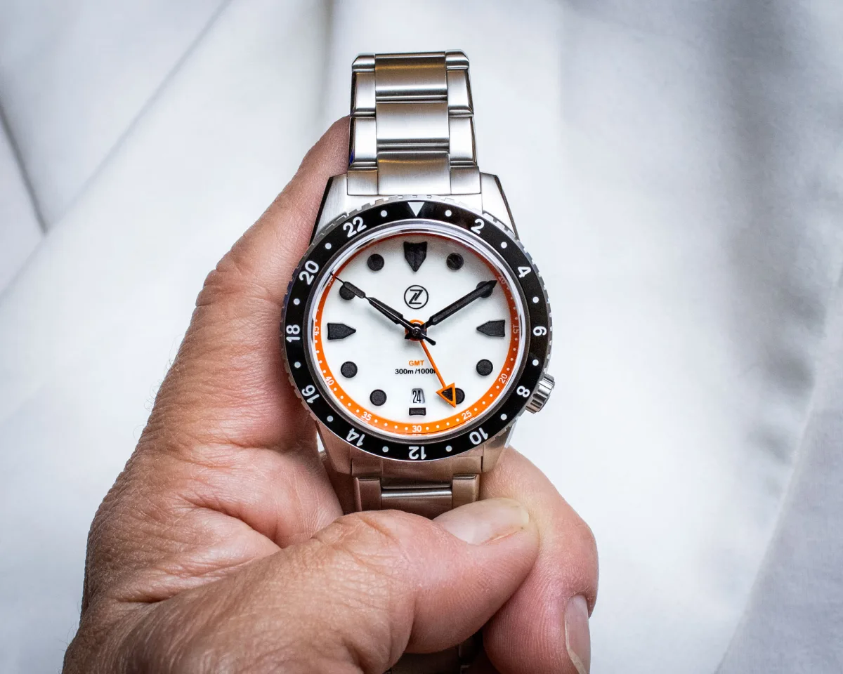 Close-up of Zelos Mako's bezel and dial