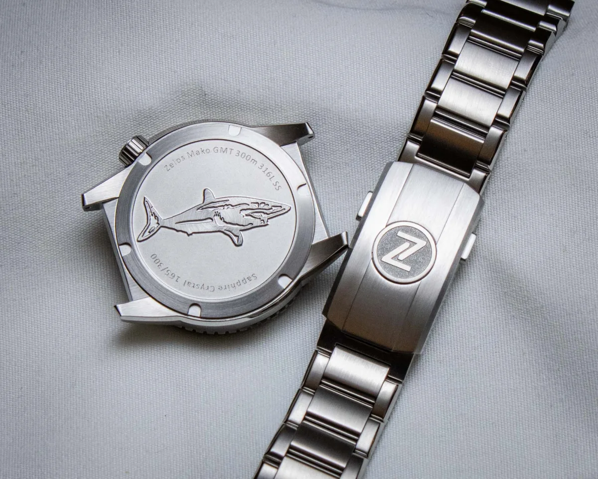 Zelos Mako 300m GMT watch clasp mechanism